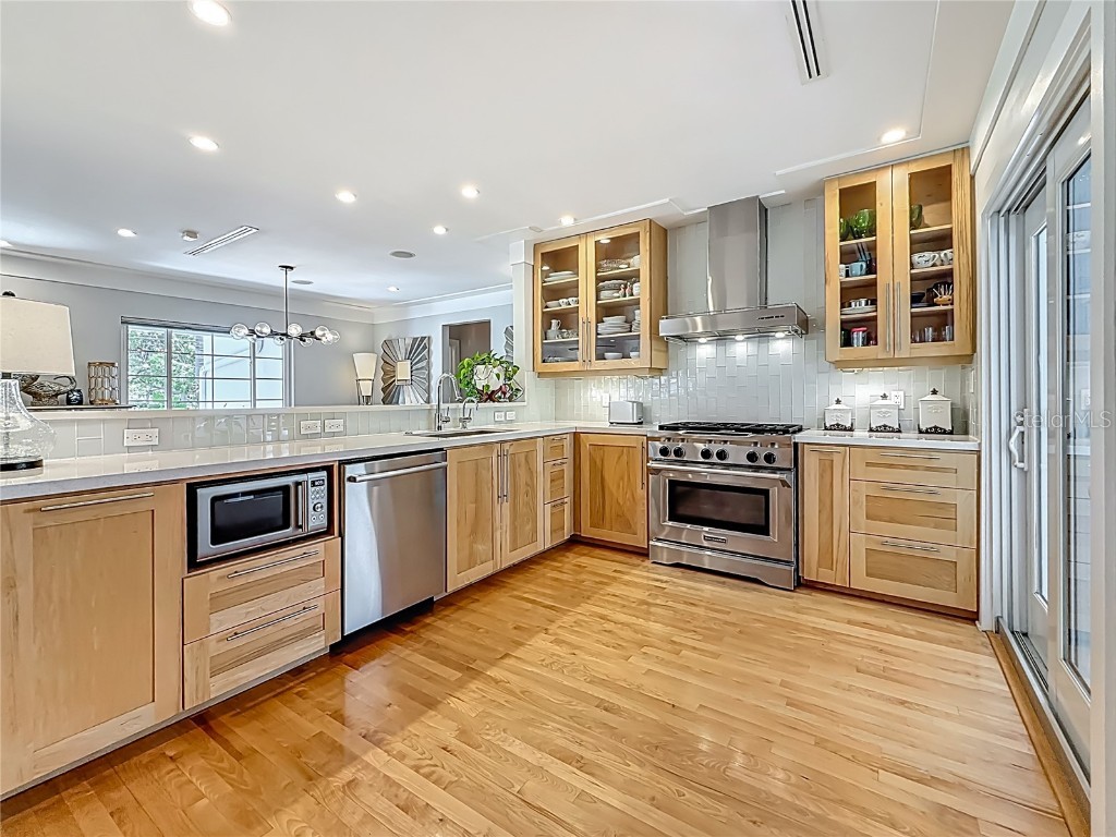 301 23rd Avenue NE Saint Petersburg FL 33704 - COFFEE POT BAYOU TB8394942 image12