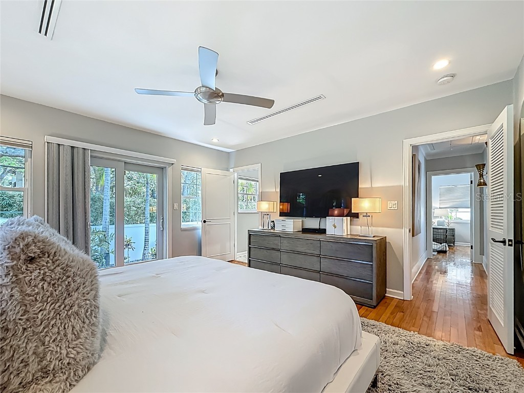 301 23rd Avenue NE Saint Petersburg FL 33704 - COFFEE POT BAYOU TB8394942 image14