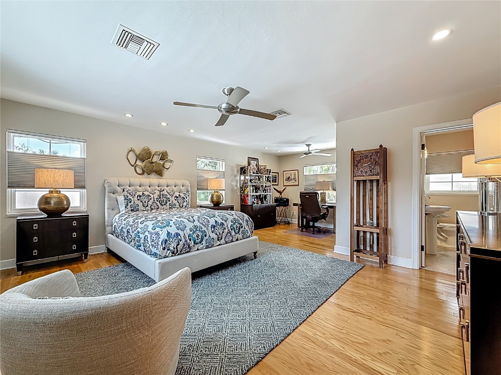 301 23rd Avenue NE Saint Petersburg FL 33704 - COFFEE POT BAYOU TB8394942 image23