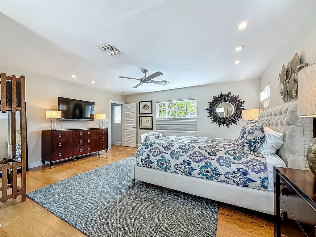 301 23rd Avenue NE Saint Petersburg FL 33704 - COFFEE POT BAYOU TB8394942 image24