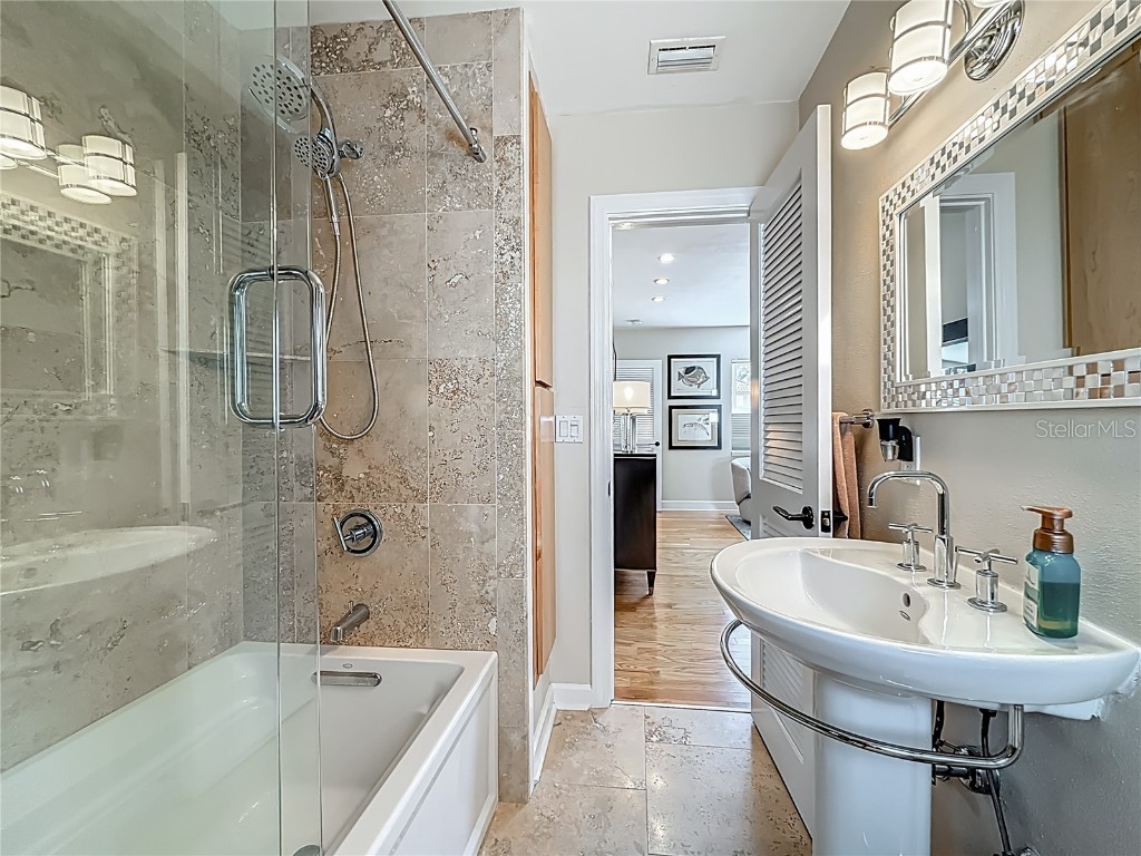 301 23rd Avenue NE Saint Petersburg FL 33704 - COFFEE POT BAYOU TB8394942 image25