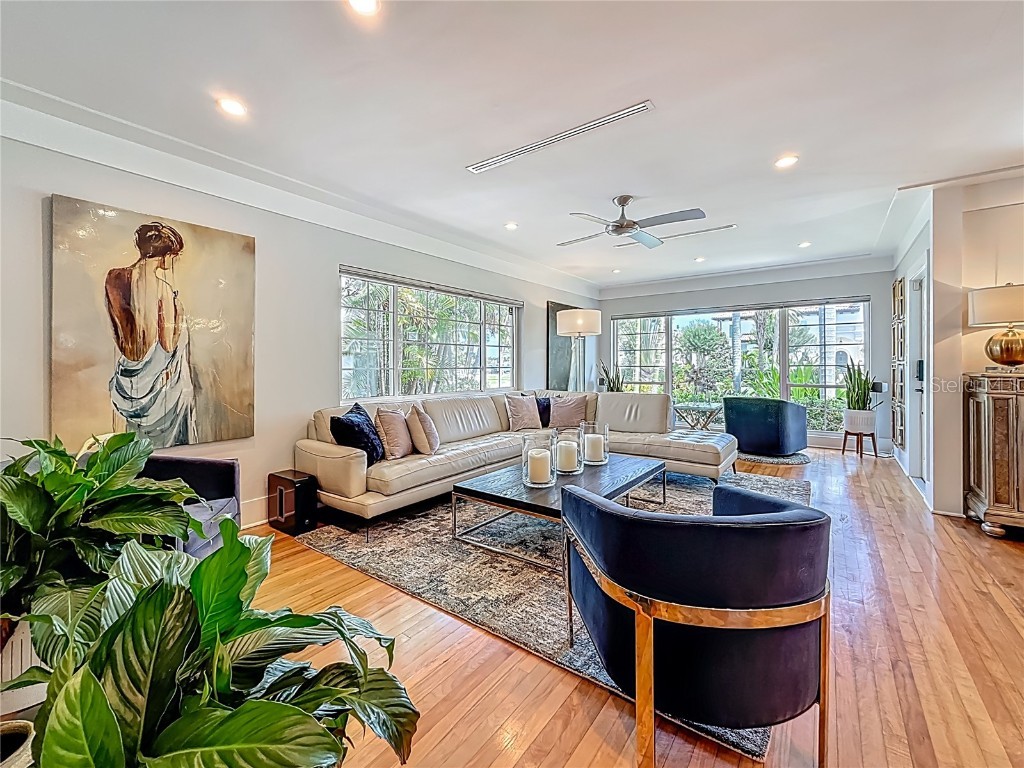 301 23rd Avenue NE Saint Petersburg FL 33704 - COFFEE POT BAYOU TB8394942 image6