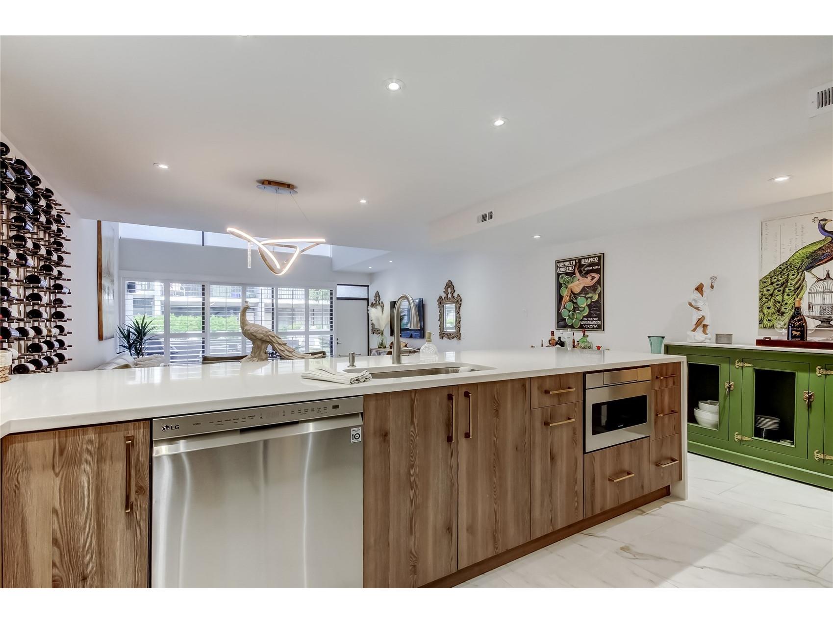 301 2nd Street N #10 Saint Petersburg FL 33701 TB8467717 image13