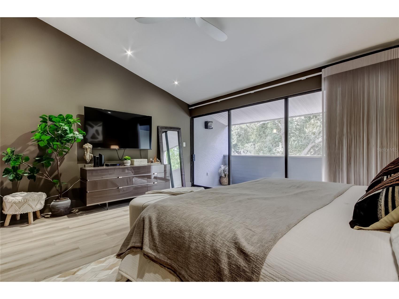 301 2nd Street N #10 Saint Petersburg FL 33701 TB8467717 image20