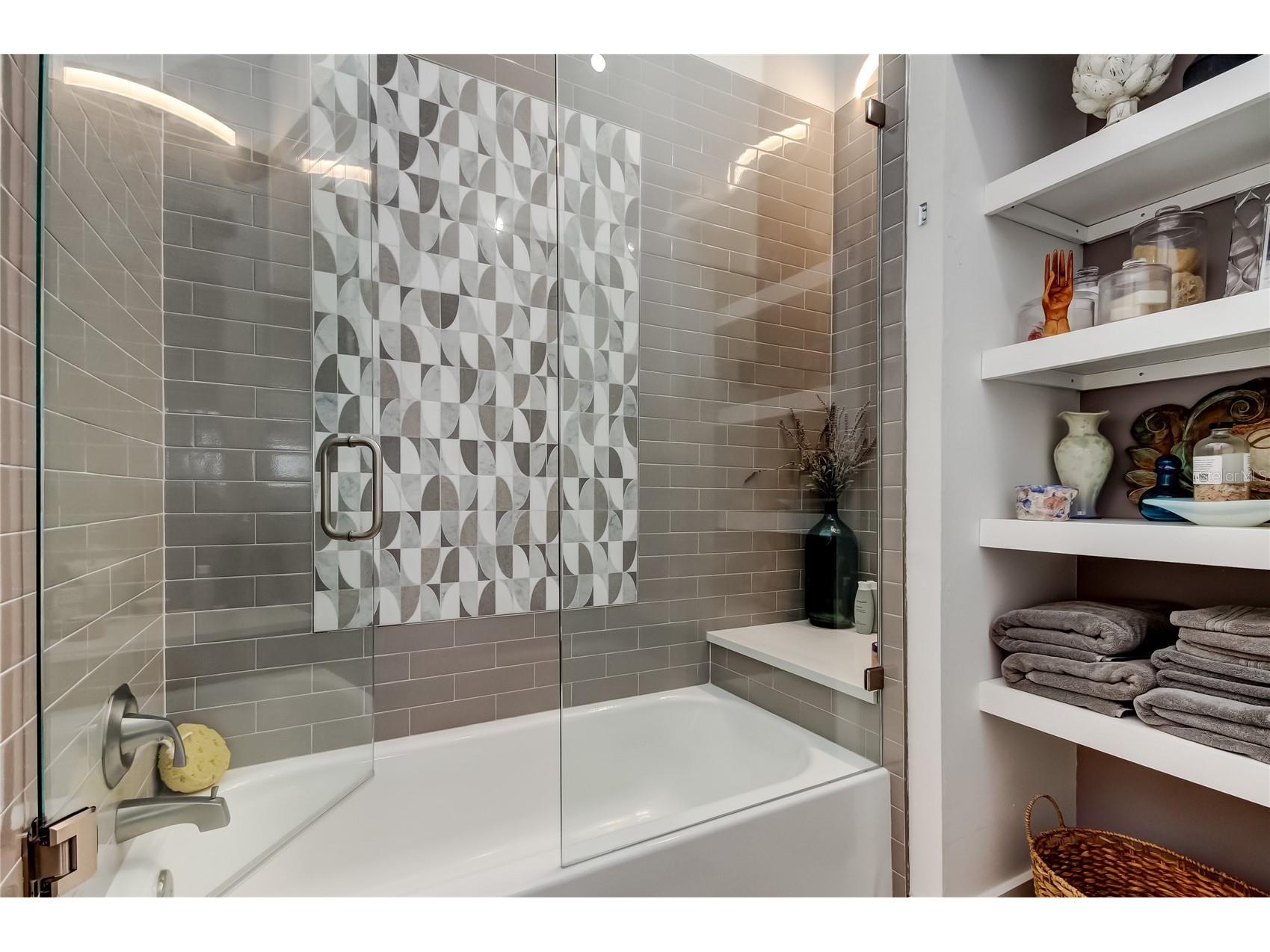 301 2nd Street N #10 Saint Petersburg FL 33701 TB8467717 image32