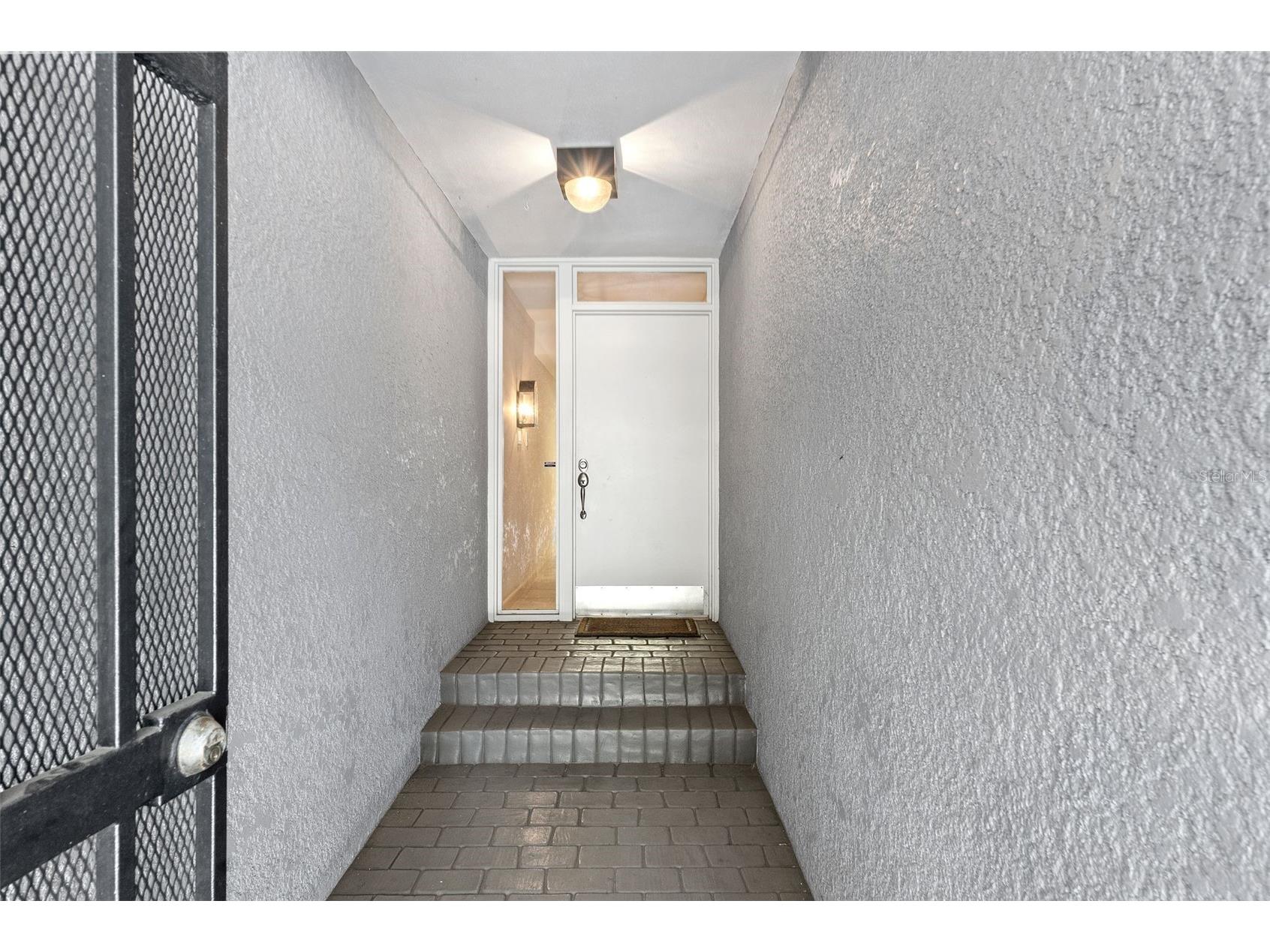 301 2nd Street N #13 Saint Petersburg FL 33701 TB8378623 image2