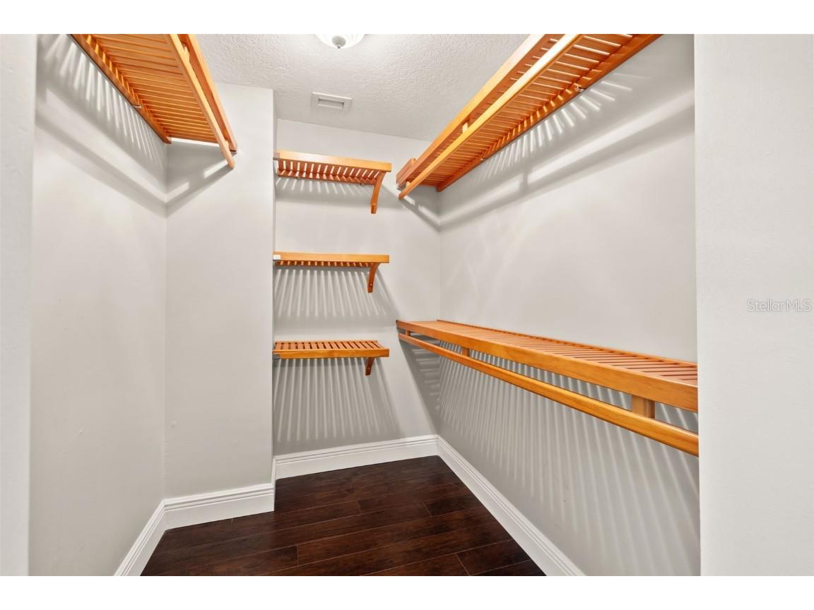 301 2nd Street N #5 Saint Petersburg FL 33701 TB8398152 image31