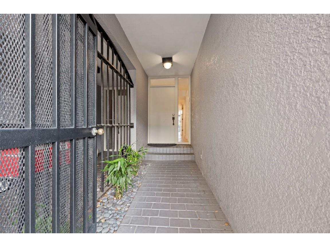 301 2nd Street N #5 Saint Petersburg FL 33701 TB8398152 image36