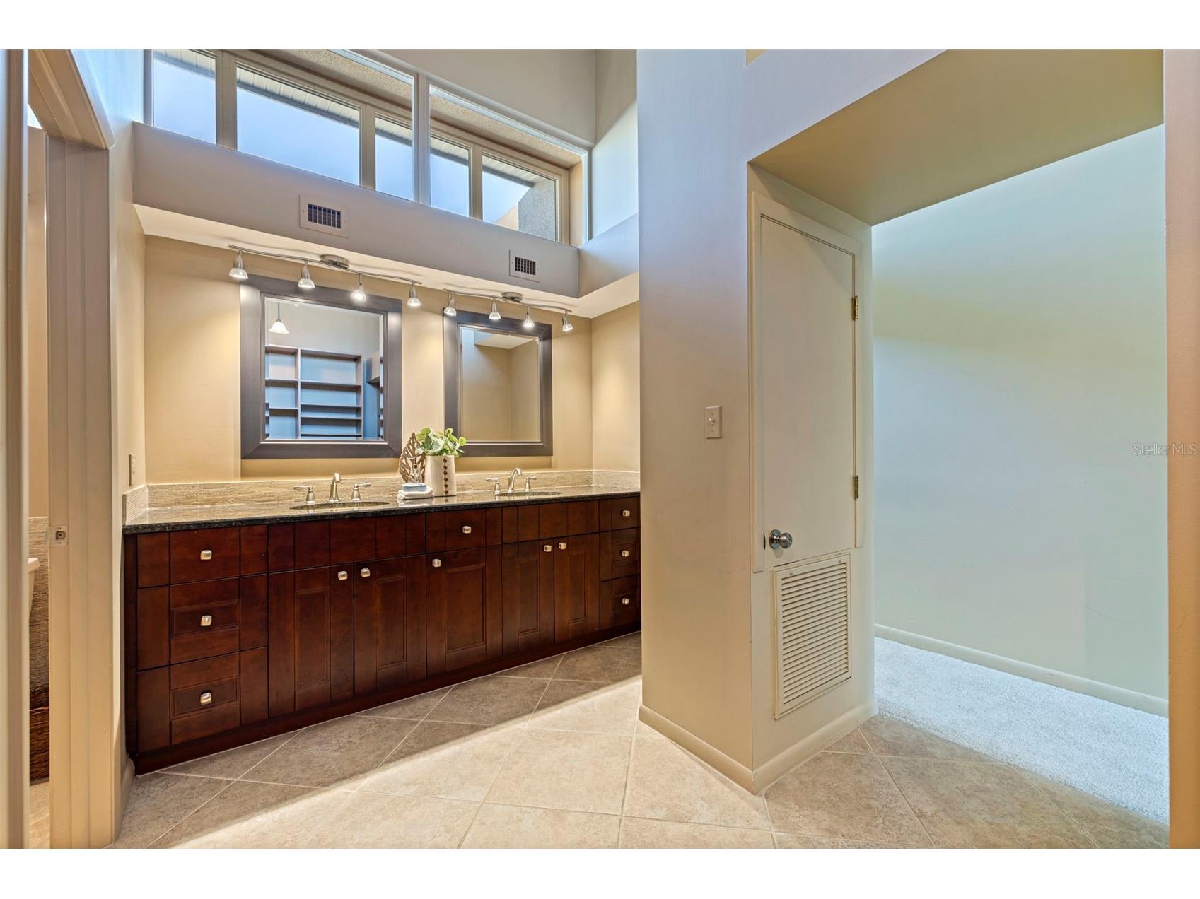 301 2nd Street N #7 Saint Petersburg FL 33701 TB8470004 image12