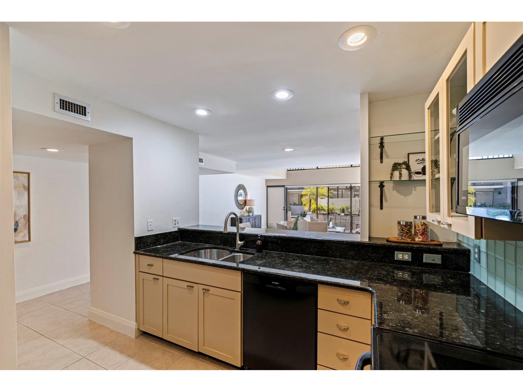 301 2nd Street N #7 Saint Petersburg FL 33701 TB8470004 image23