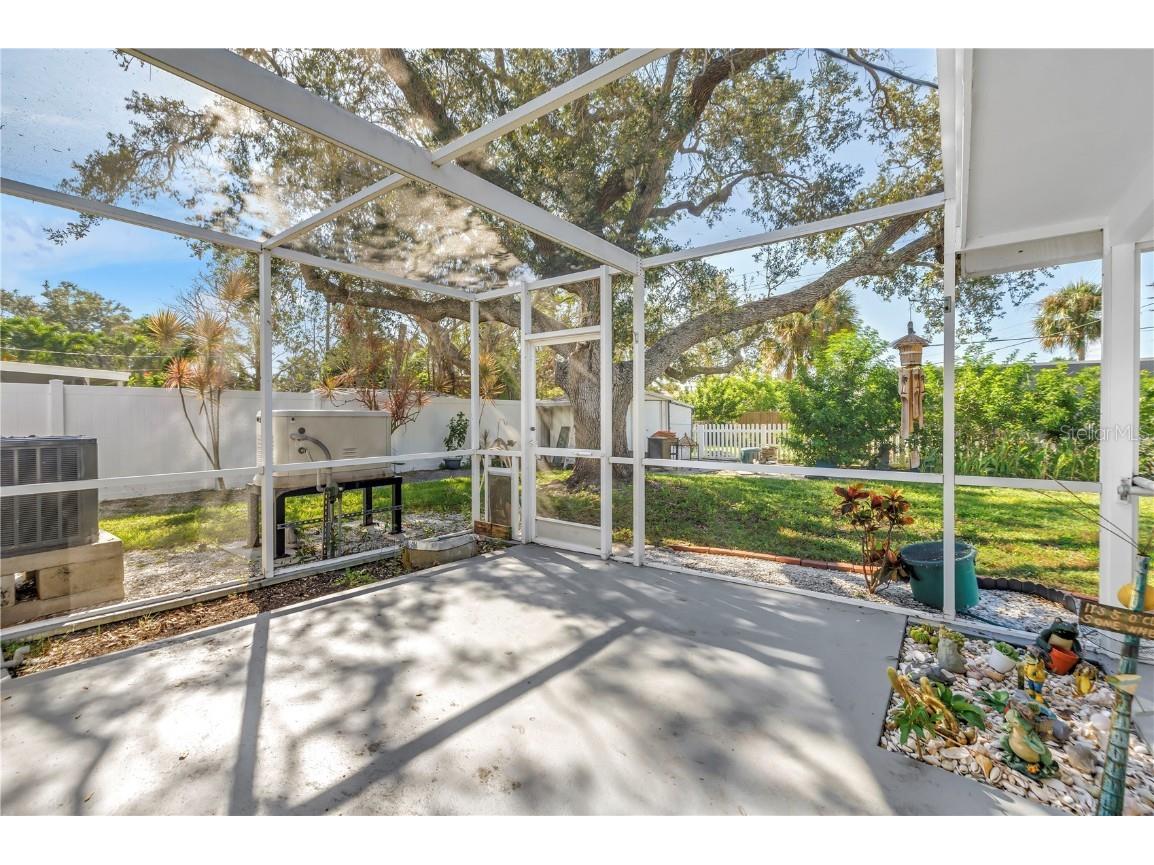 301 41st Avenue Saint Pete Beach FL 33706 TB8428968 image27