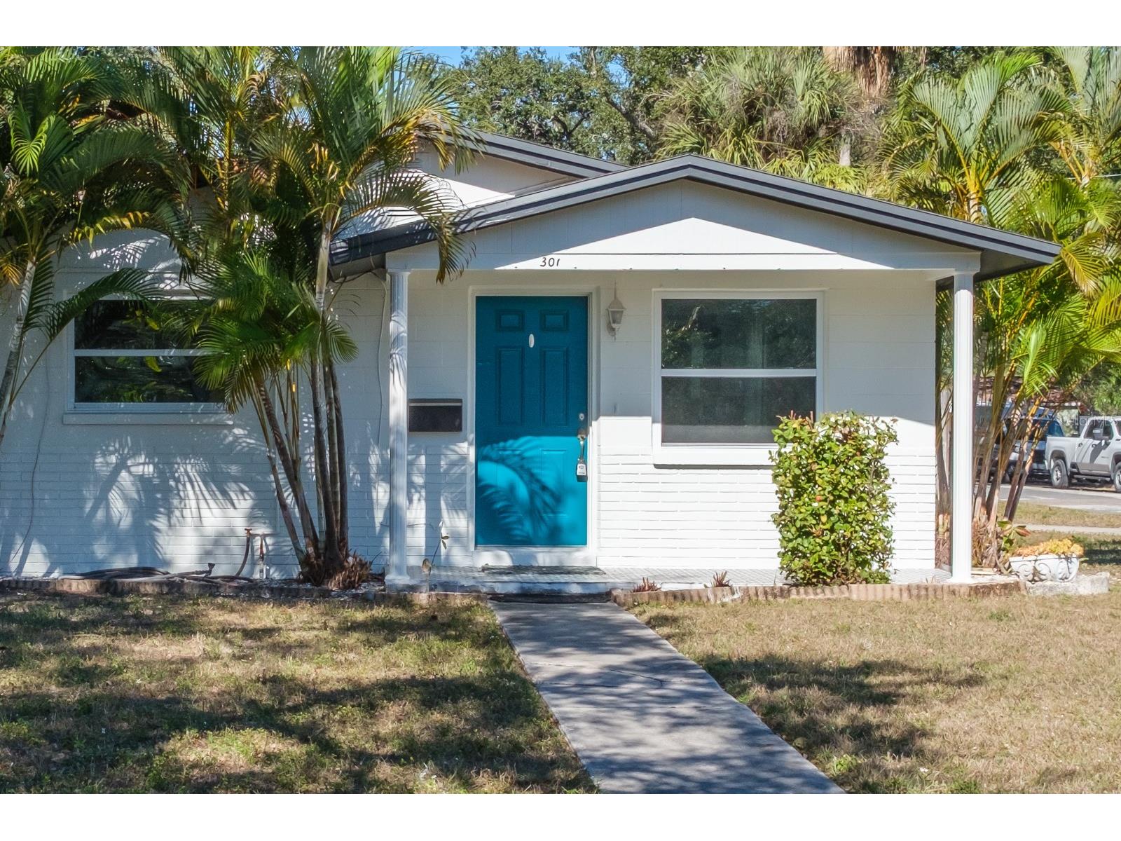 301 43rd Avenue N Saint Petersburg FL 33703 TB8467110 image1
