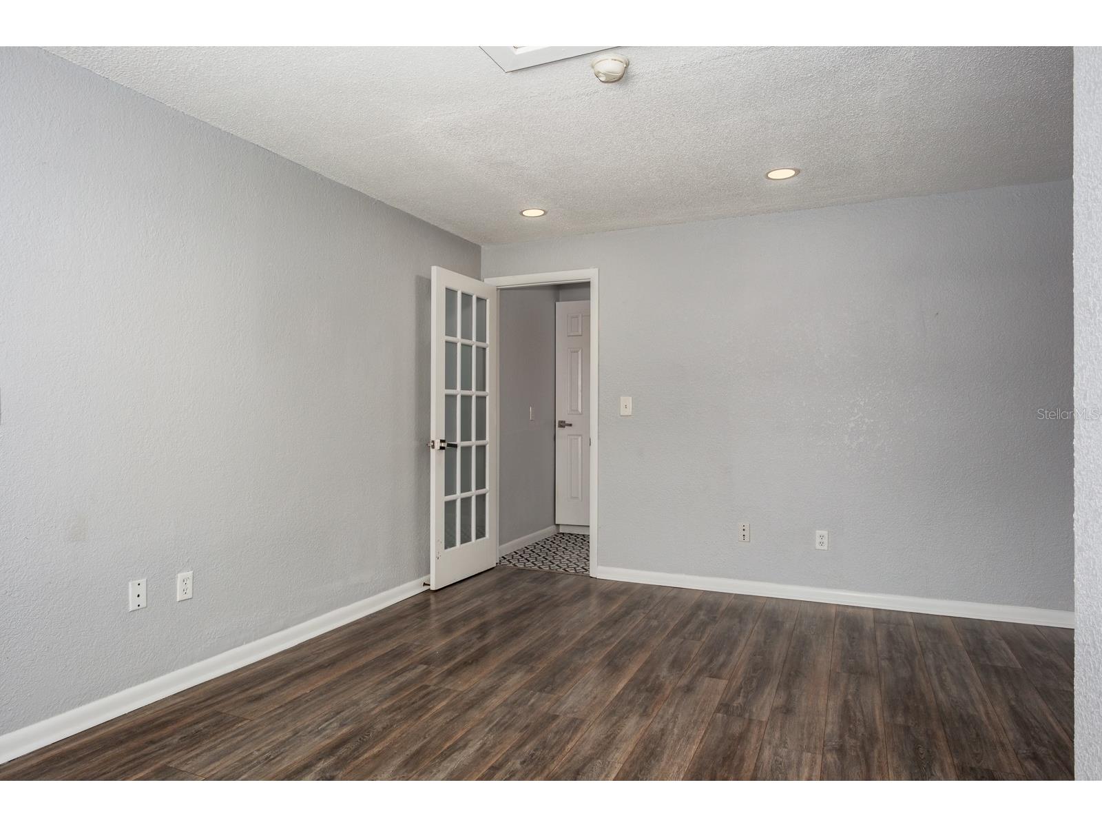 301 43rd Avenue N Saint Petersburg FL 33703 TB8467110 image13