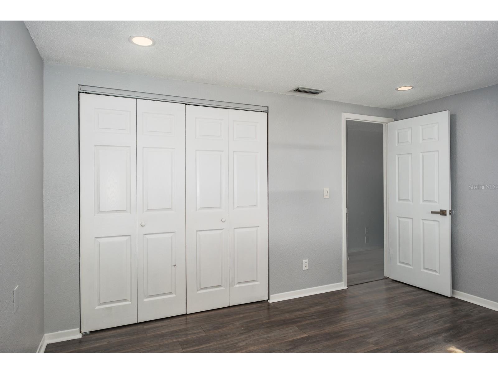 301 43rd Avenue N Saint Petersburg FL 33703 TB8467110 image22