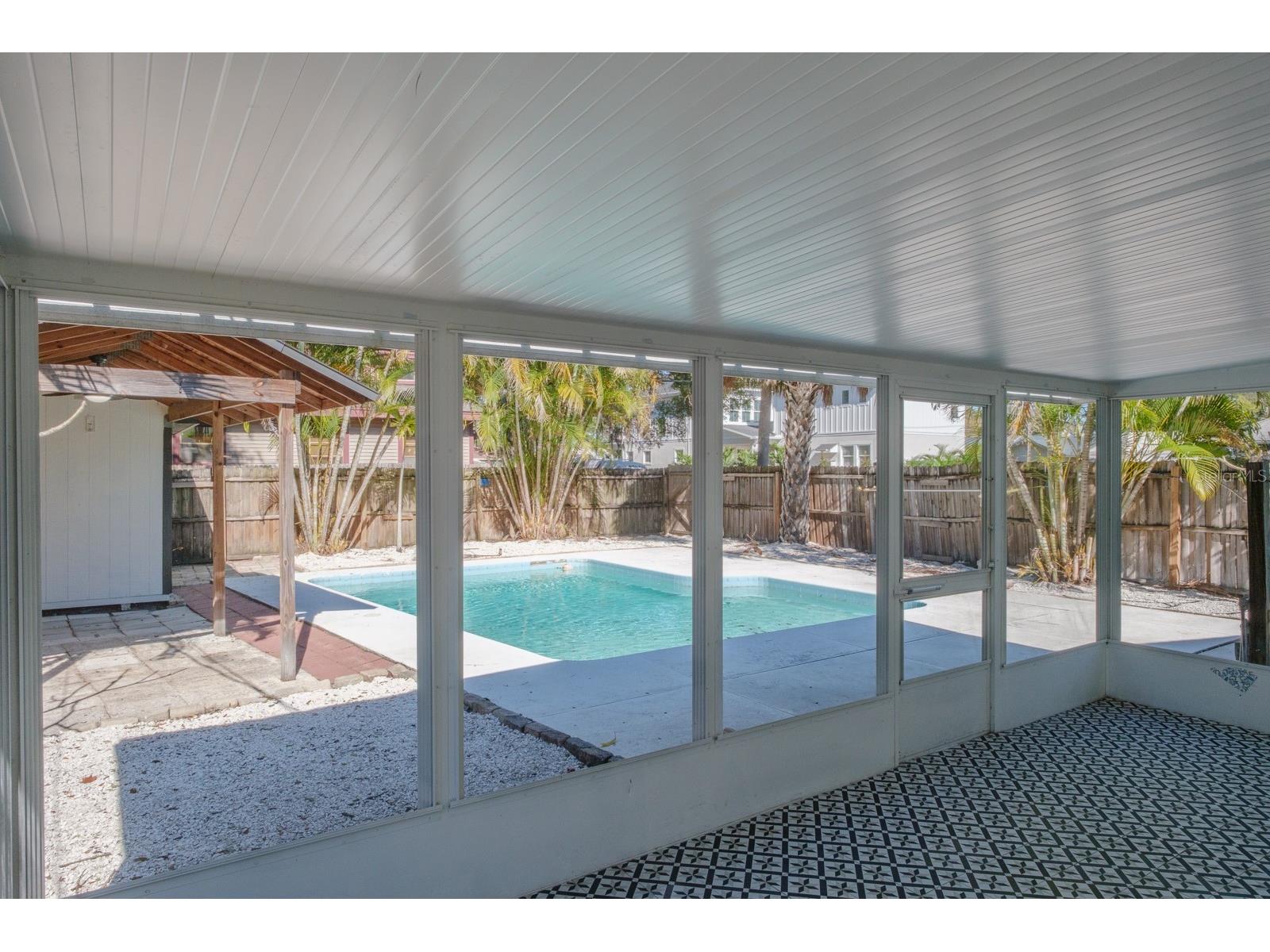 301 43rd Avenue N Saint Petersburg FL 33703 TB8467110 image24