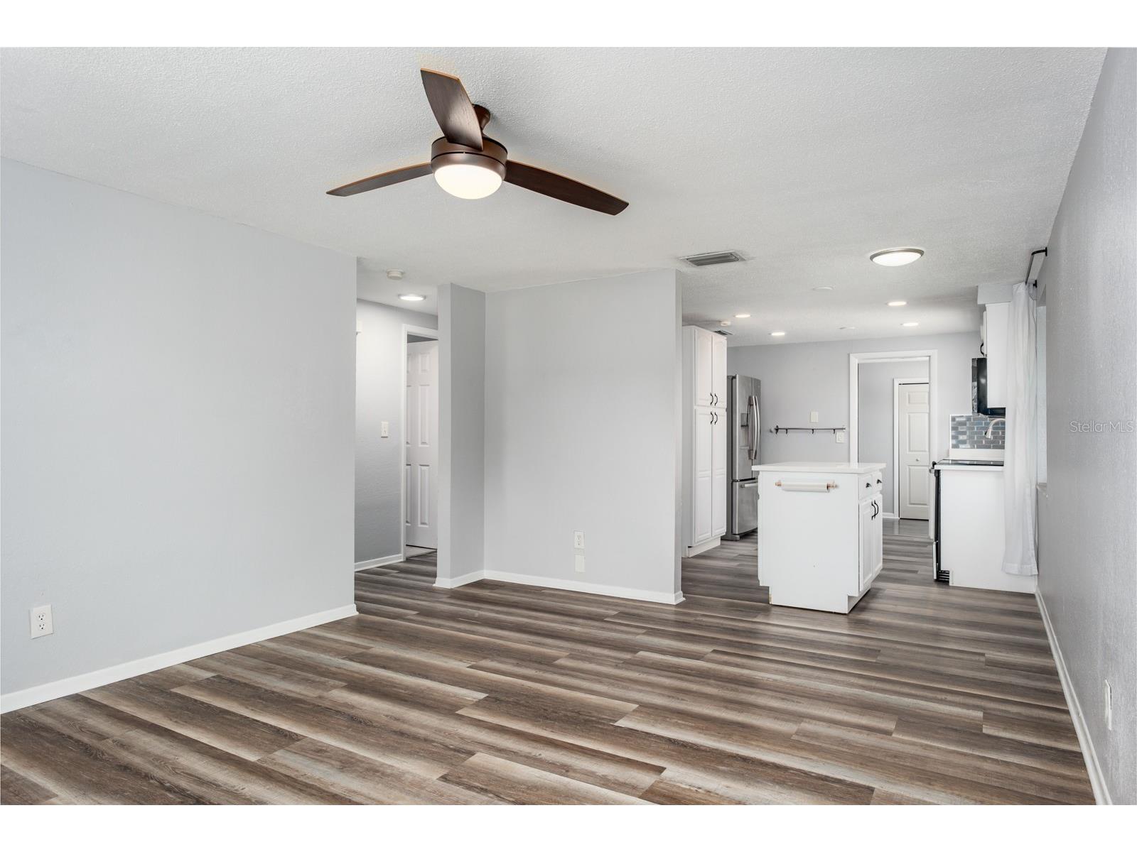 301 43rd Avenue N Saint Petersburg FL 33703 TB8467110 image7