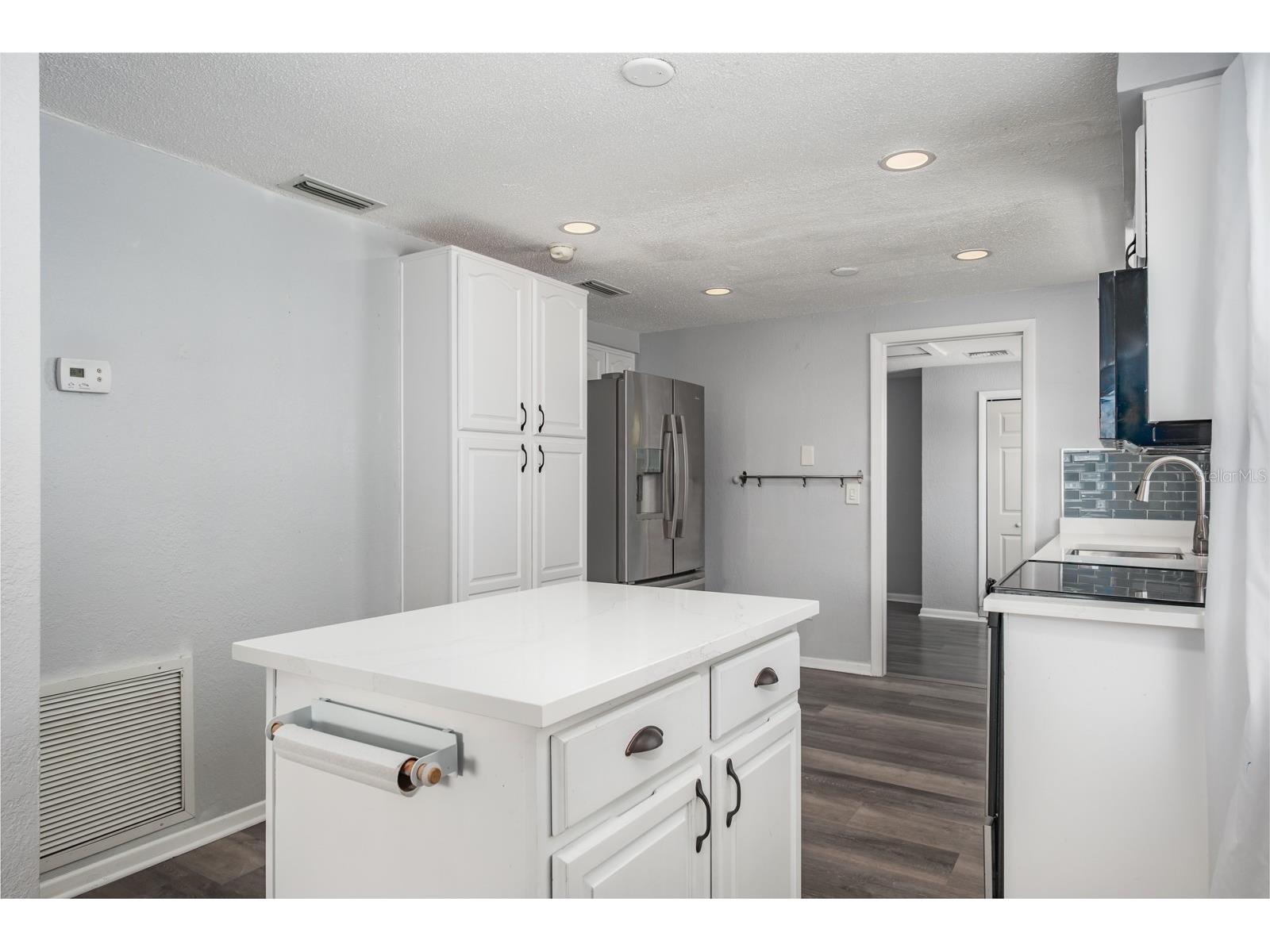 301 43rd Avenue N Saint Petersburg FL 33703 TB8467110 image8