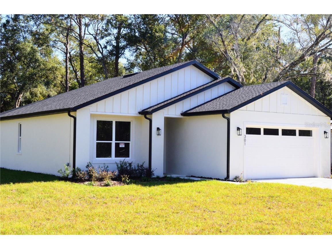 301 4th Street Geneva FL 32732 O6141962 image1