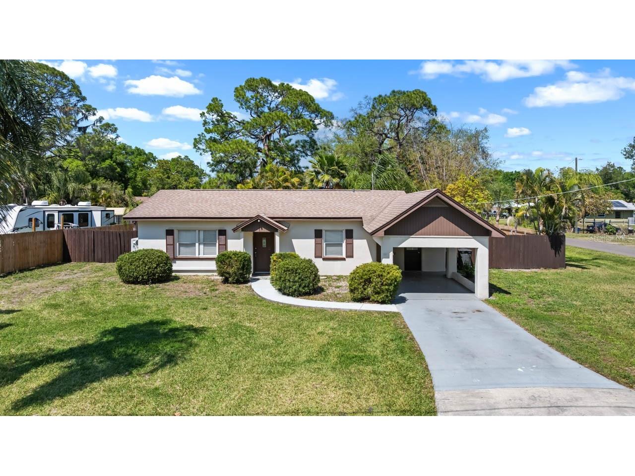 301 5th Avenue NW Ruskin FL 33570 TB8490637 image1