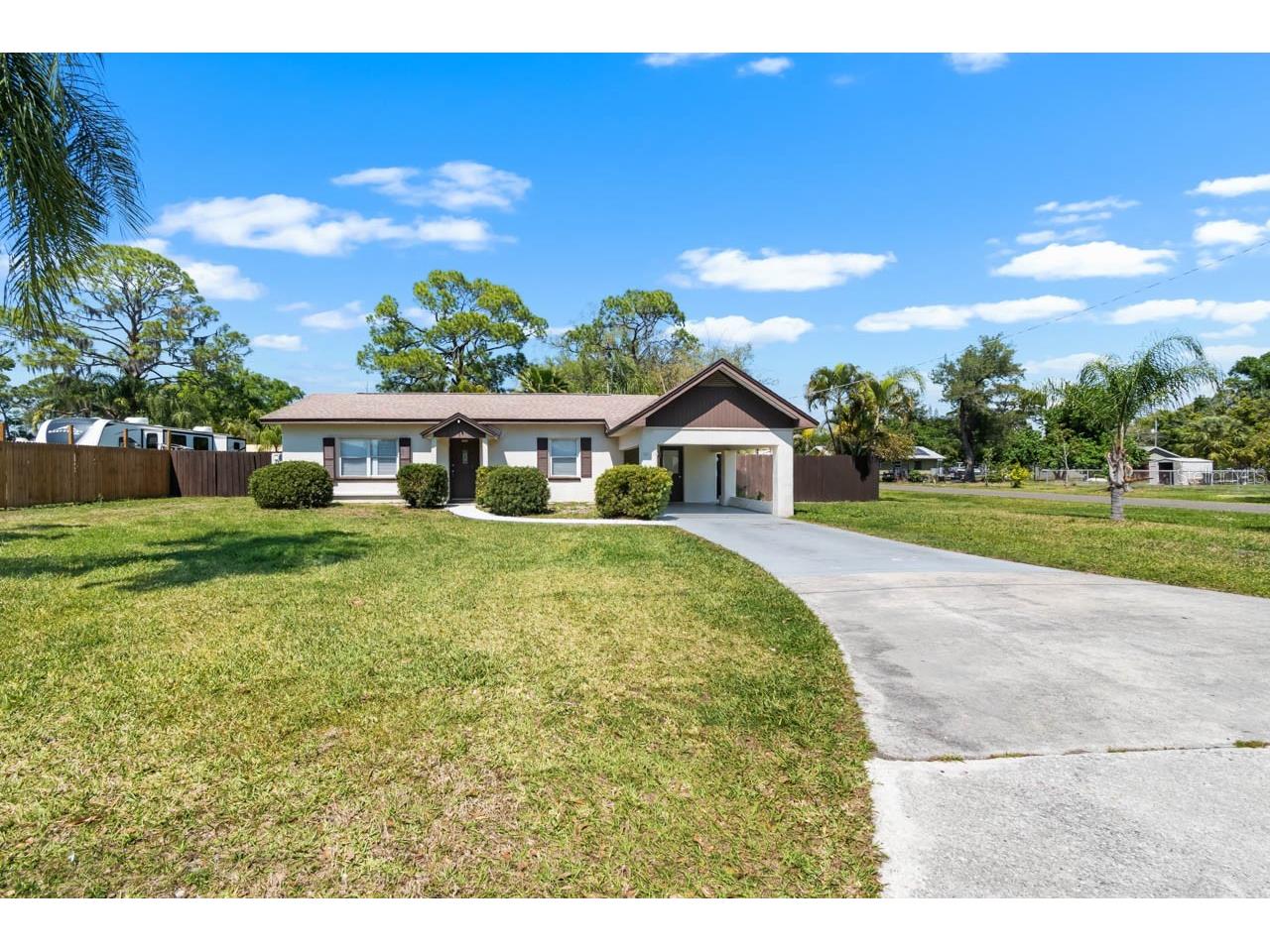 301 5th Avenue NW Ruskin FL 33570 TB8490637 image4