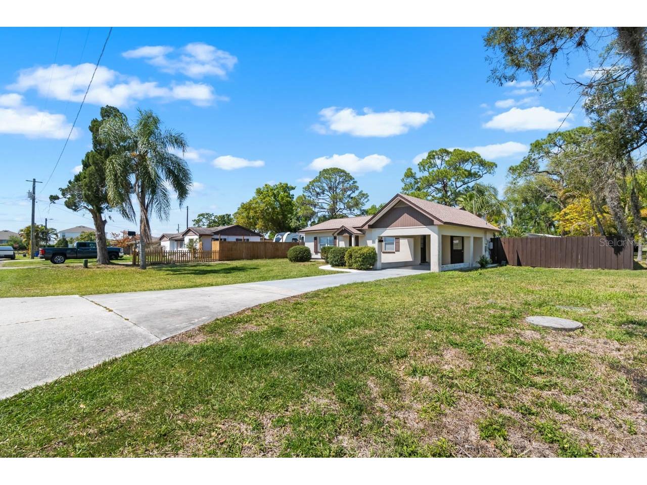 301 5th Avenue NW Ruskin FL 33570 TB8490637 image5