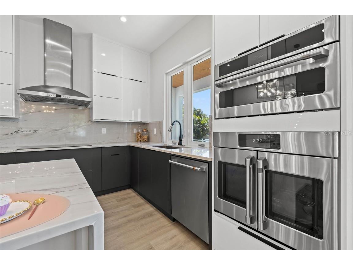 301 79th Street S Saint Petersburg FL 33707 T3511580 image13