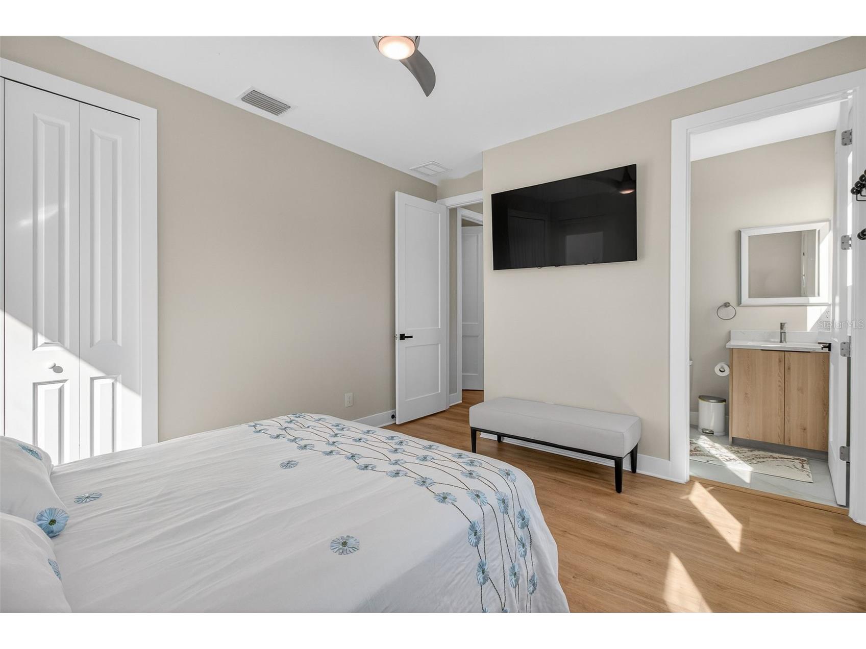 301 79th Street S Saint Petersburg FL 33707 TB8468277 image23