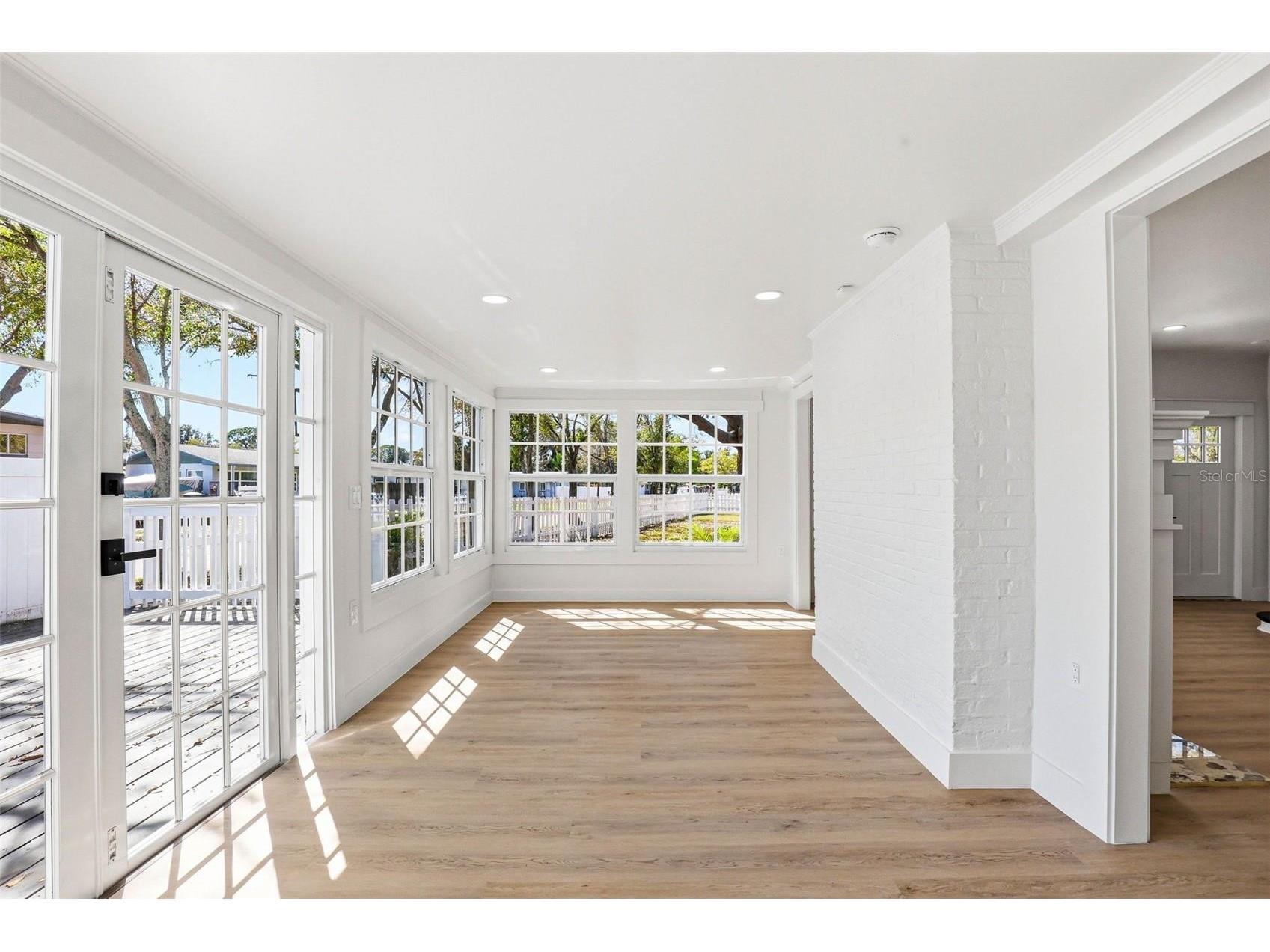 301 81st Avenue NE Saint Petersburg FL 33702 TB8520248 image17