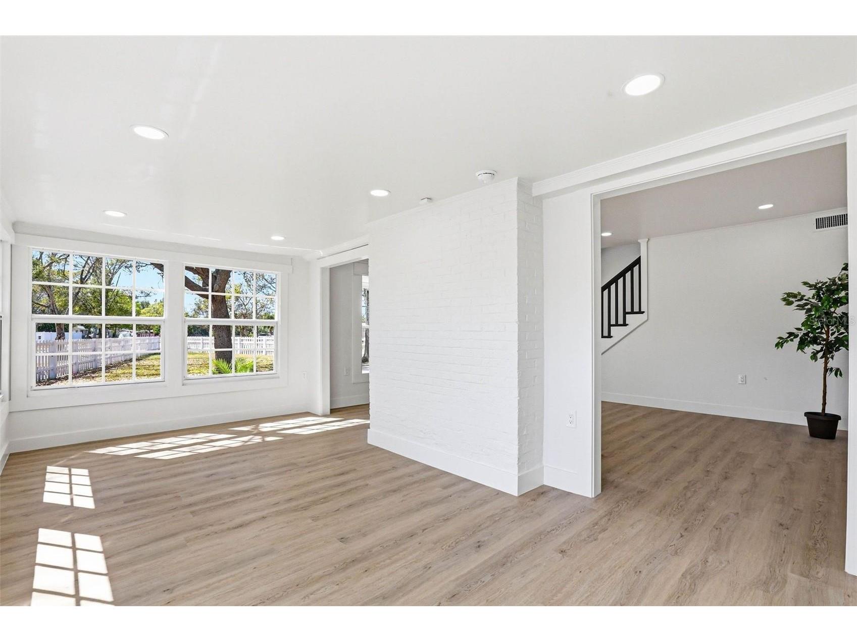 301 81st Avenue NE Saint Petersburg FL 33702 TB8520248 image21