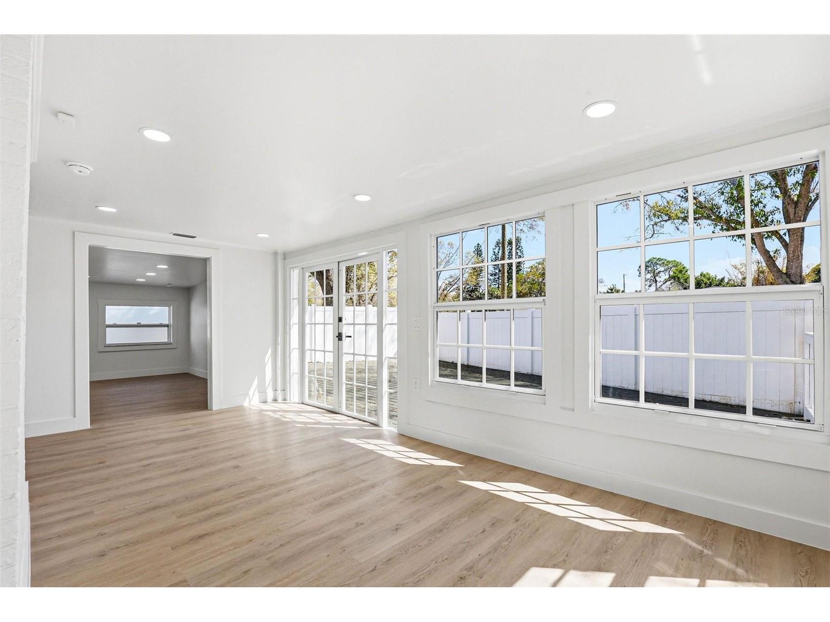301 81st Avenue NE Saint Petersburg FL 33702 TB8520248 image22