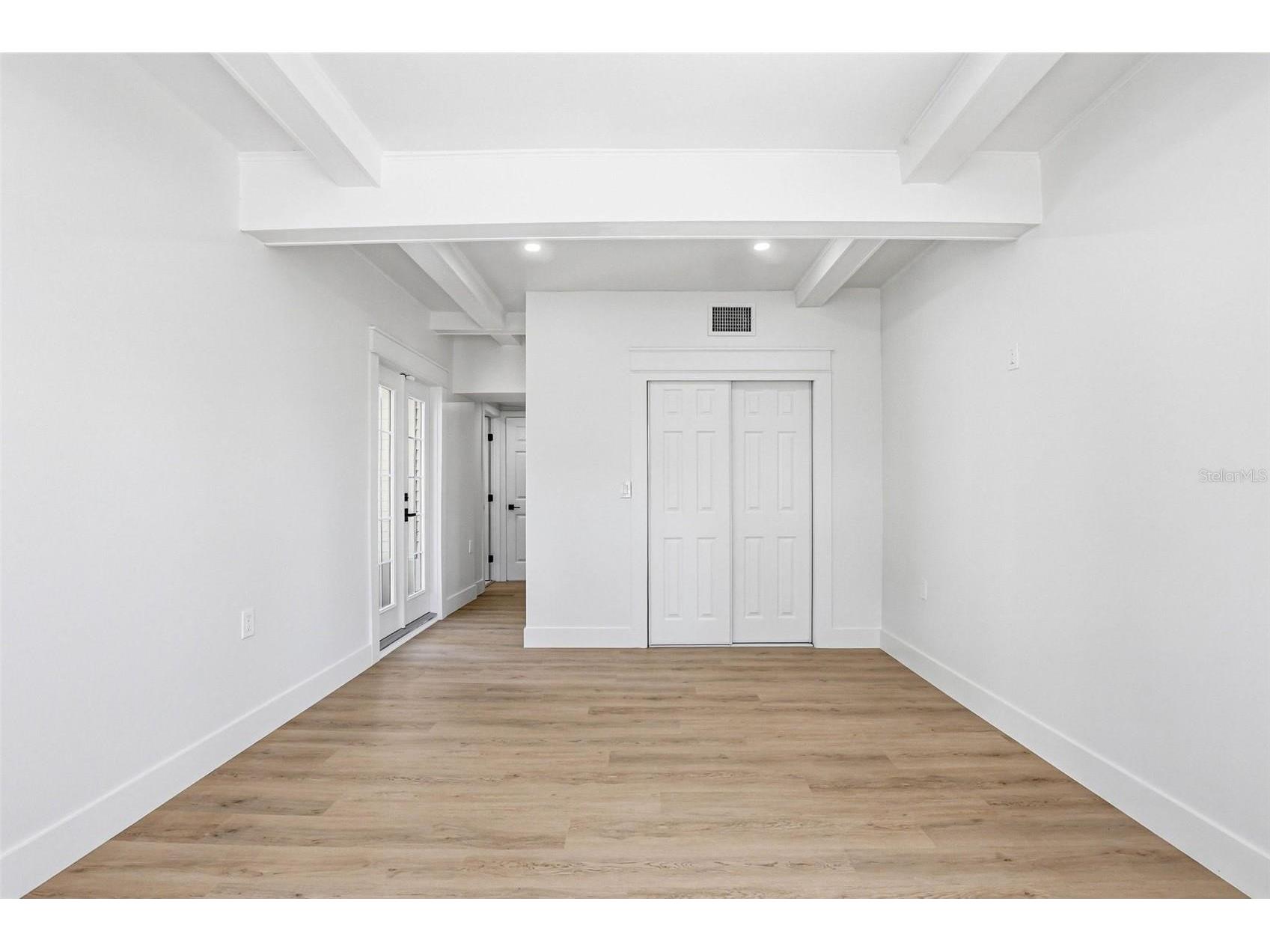 301 81st Avenue NE Saint Petersburg FL 33702 TB8520248 image25