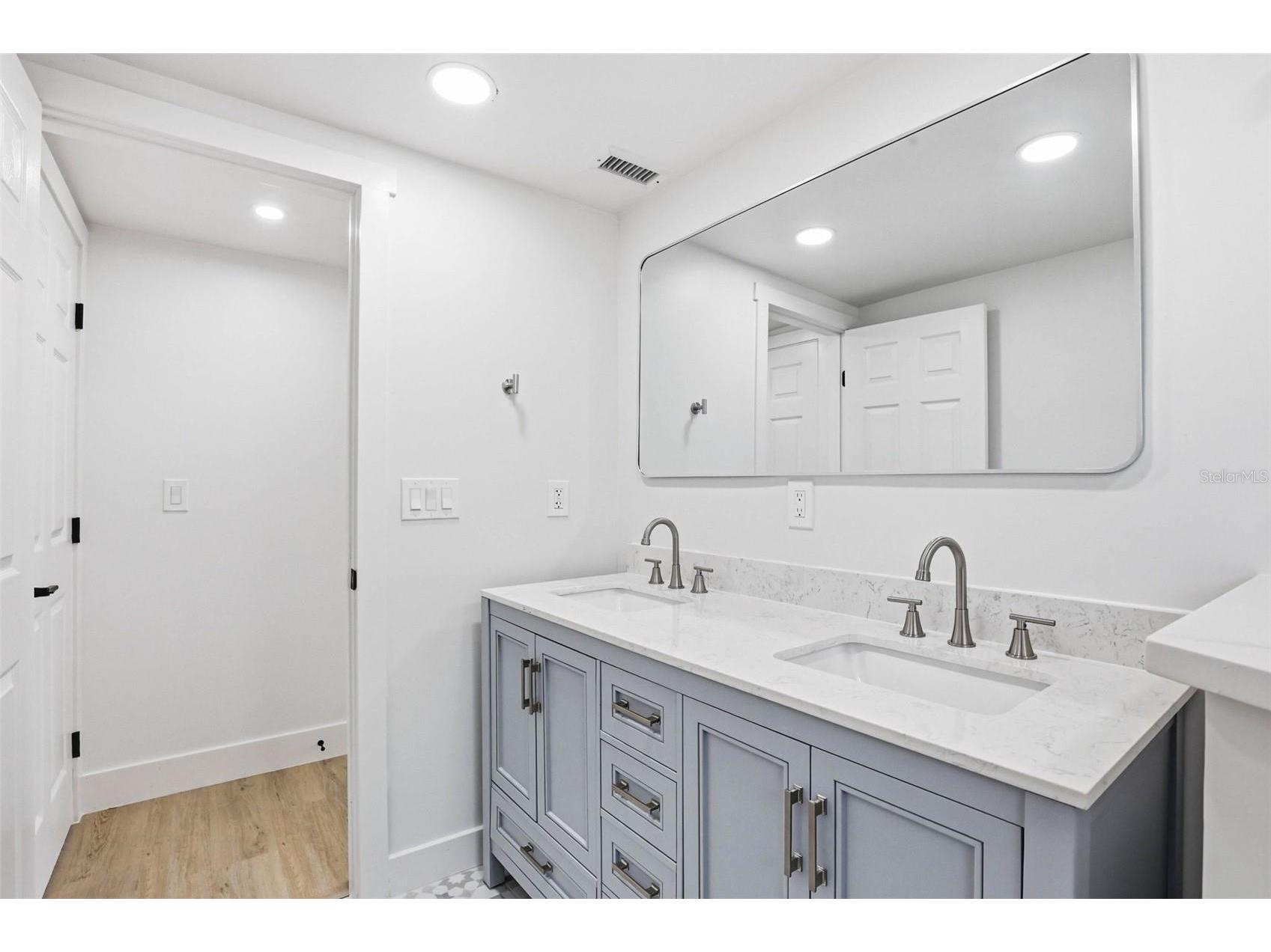 301 81st Avenue NE Saint Petersburg FL 33702 TB8520248 image27