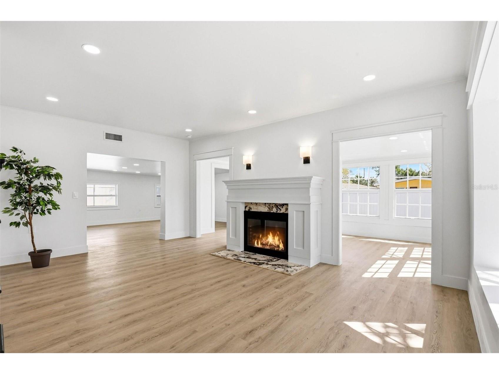 301 81st Avenue NE Saint Petersburg FL 33702 TB8520248 image3