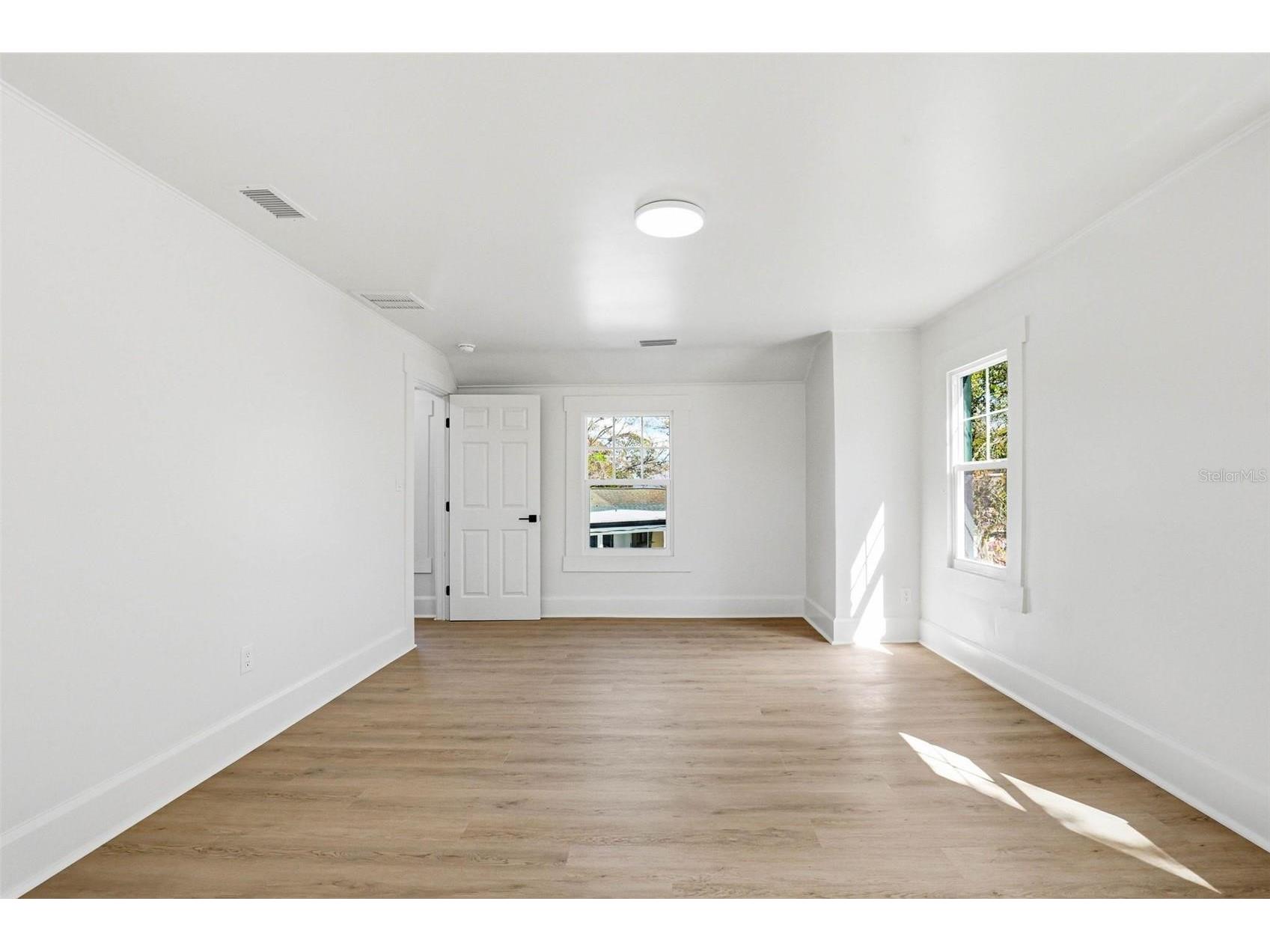 301 81st Avenue NE Saint Petersburg FL 33702 TB8520248 image33