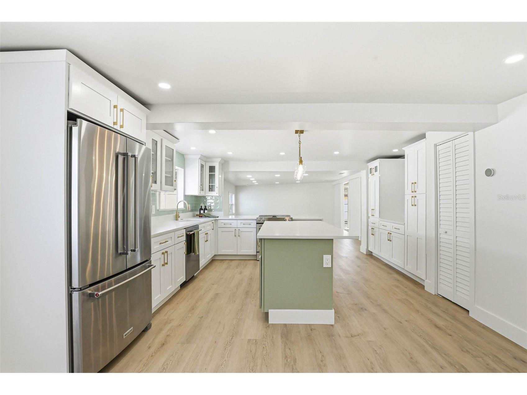 301 81st Avenue NE Saint Petersburg FL 33702 TB8520248 image9