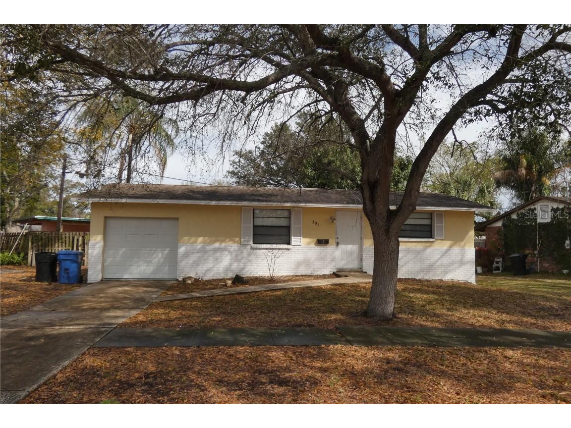 301 82nd Avenue N Saint Petersburg FL 33702 U8228762 image1