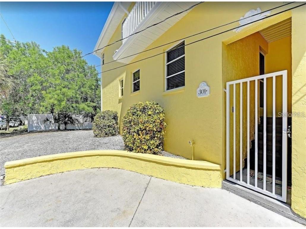 301 Avenida Madera #A Sarasota FL 34242 - Canal A4531036 image1