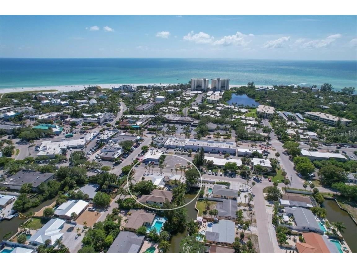 301 Avenida Madera #A Sarasota FL 34242 - Canal A4649551 image1