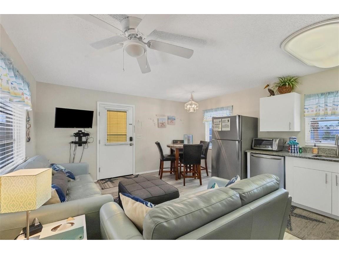 301 Avenida Madera #A Sarasota FL 34242 - Canal A4649551 image8