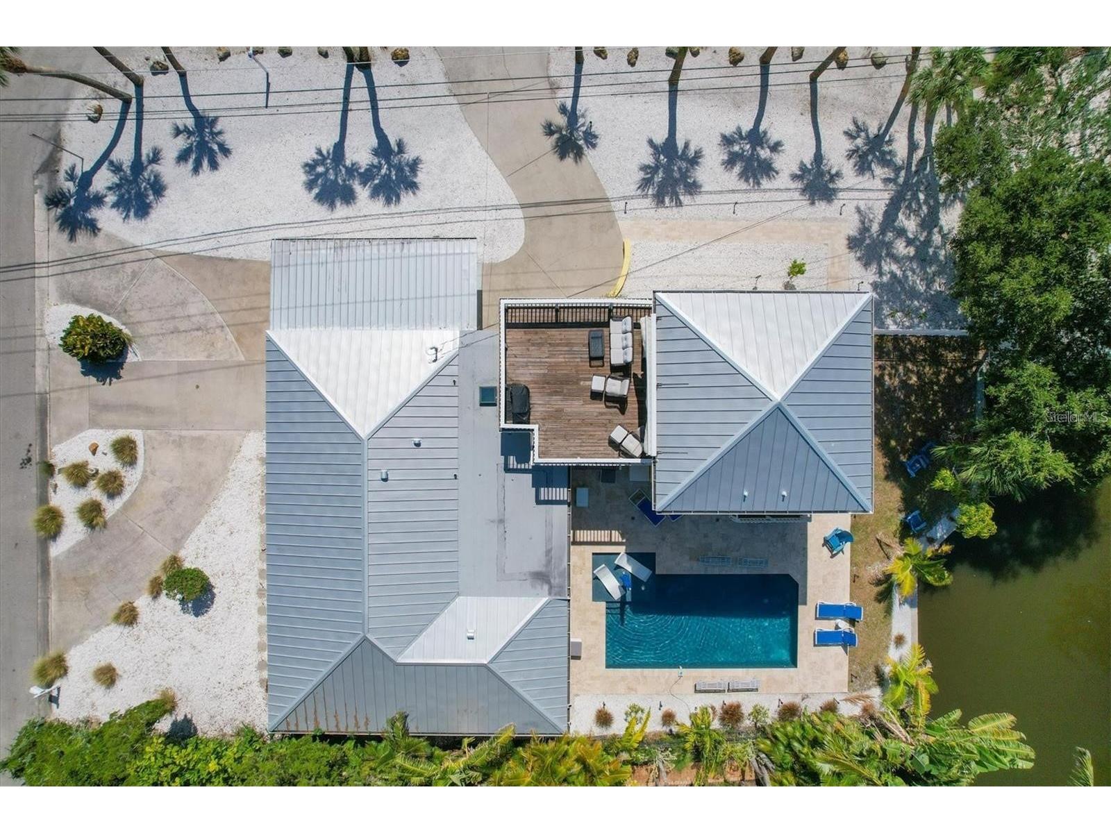 301 Avenida Madera #A Sarasota FL 34242 - Canal A4690447 image24