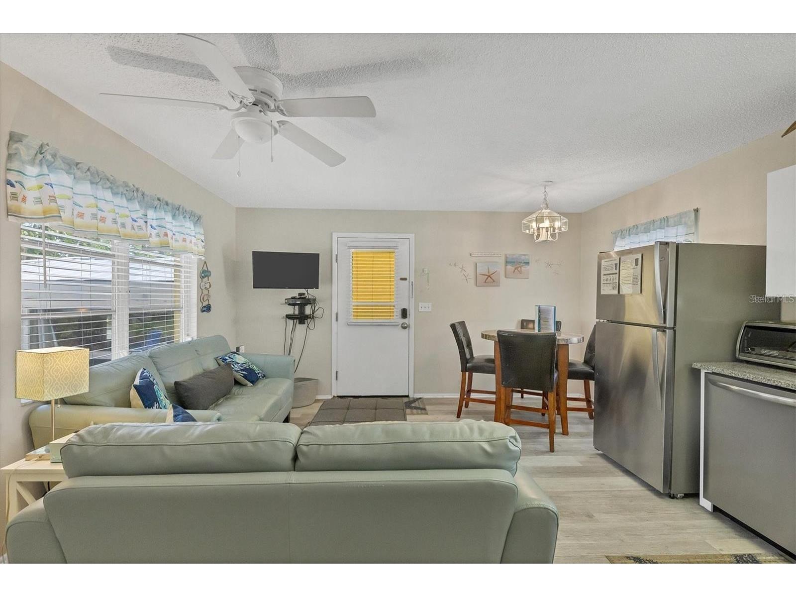 301 Avenida Madera #A Sarasota FL 34242 - Canal A4690447 image4