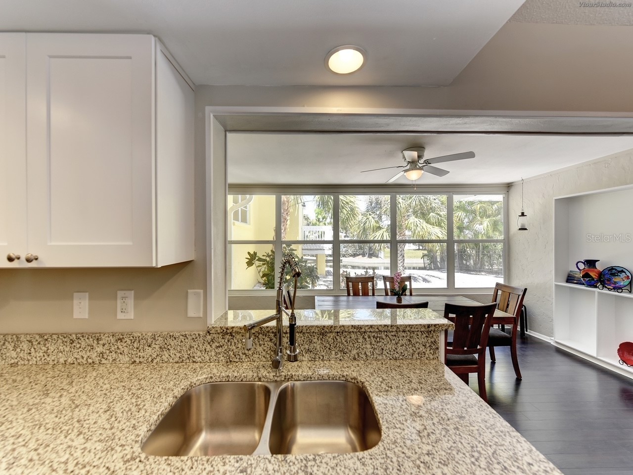 301 Avenida Madera #B Sarasota FL 34242 A4690443 image10
