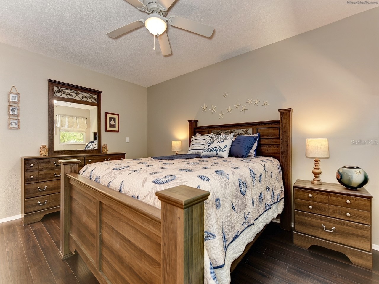301 Avenida Madera #B Sarasota FL 34242 A4690443 image14