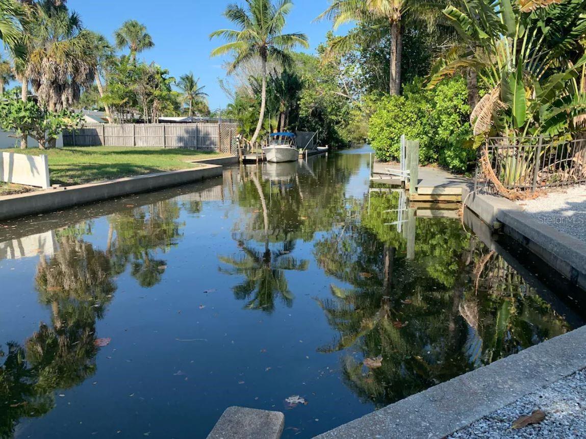 301 Avenida Madera #B Sarasota FL 34242 A4690443 image24