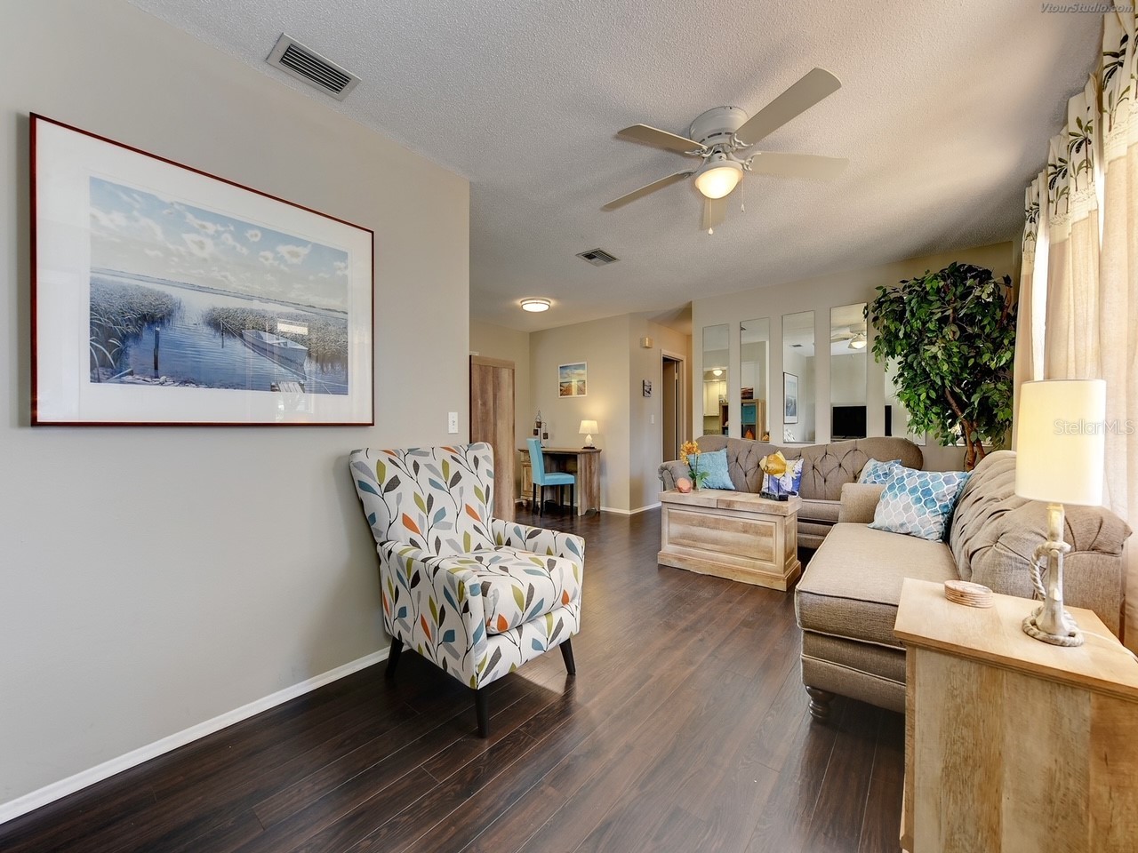 301 Avenida Madera #B Sarasota FL 34242 A4690443 image3
