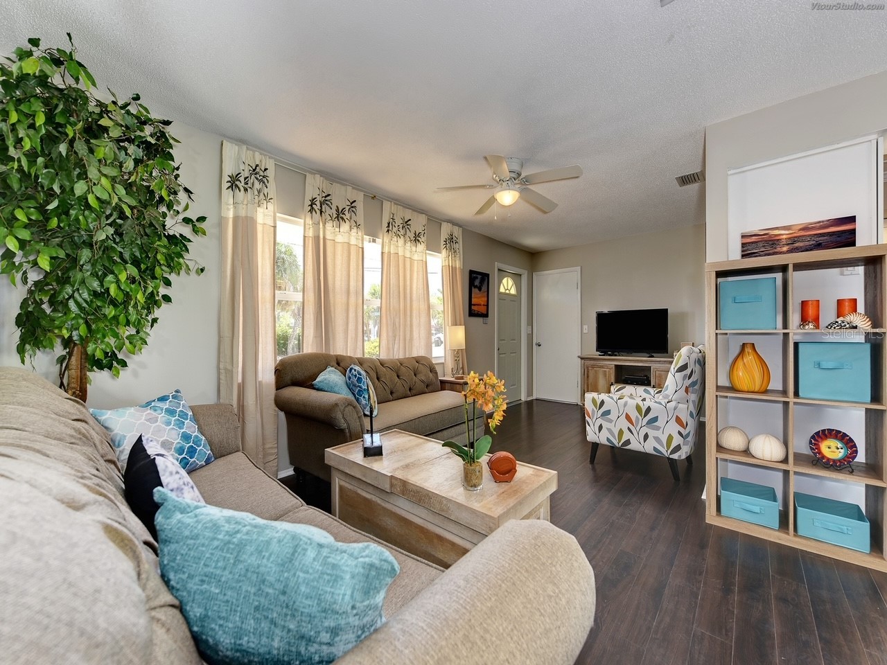 301 Avenida Madera #B Sarasota FL 34242 A4690443 image5