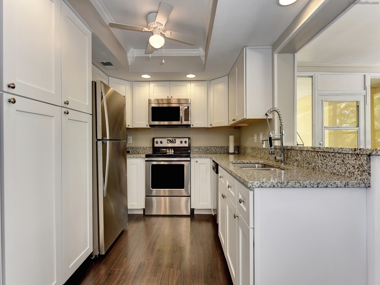301 Avenida Madera #B Sarasota FL 34242 A4690443 image7