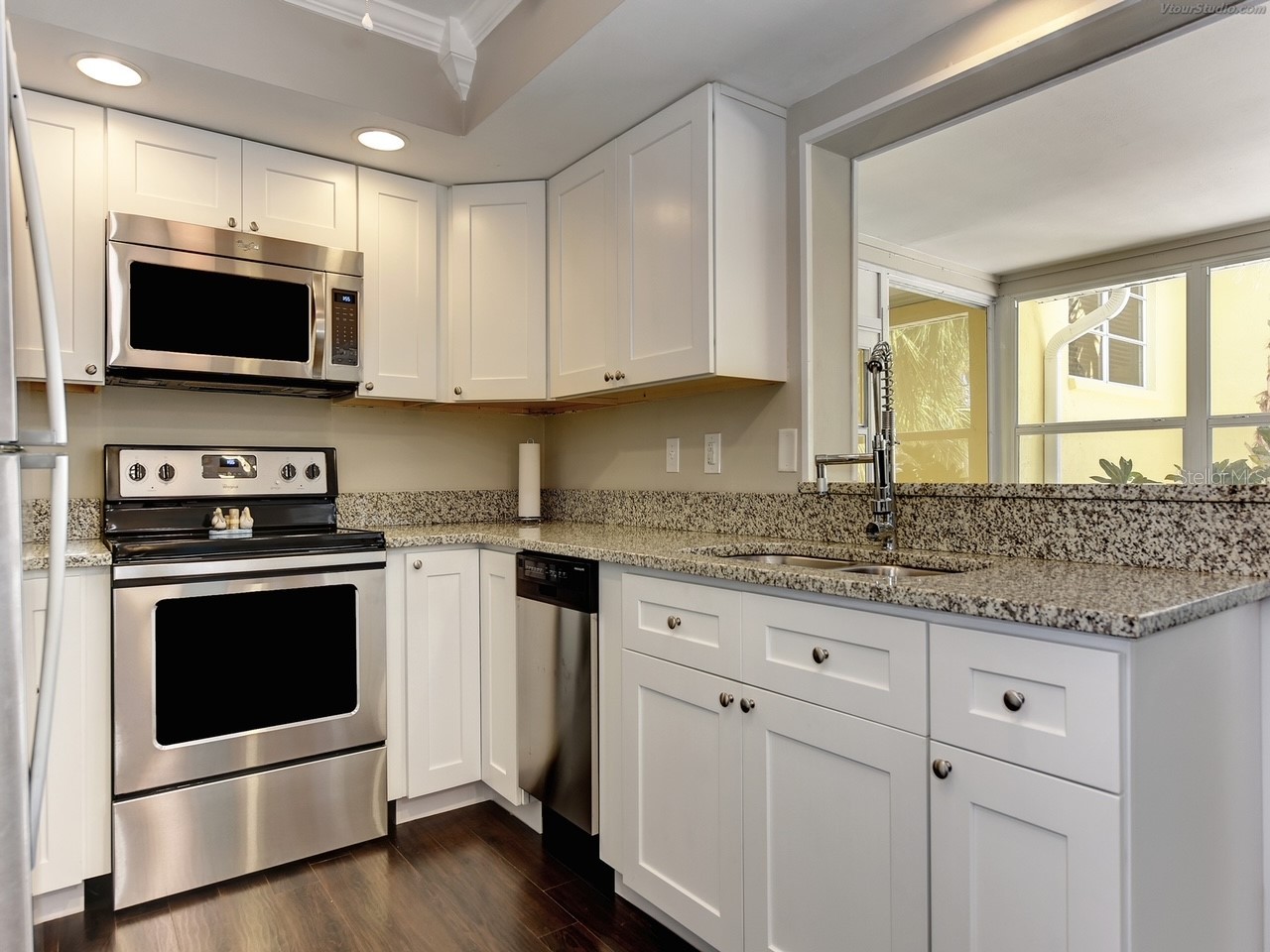 301 Avenida Madera #B Sarasota FL 34242 A4690443 image8
