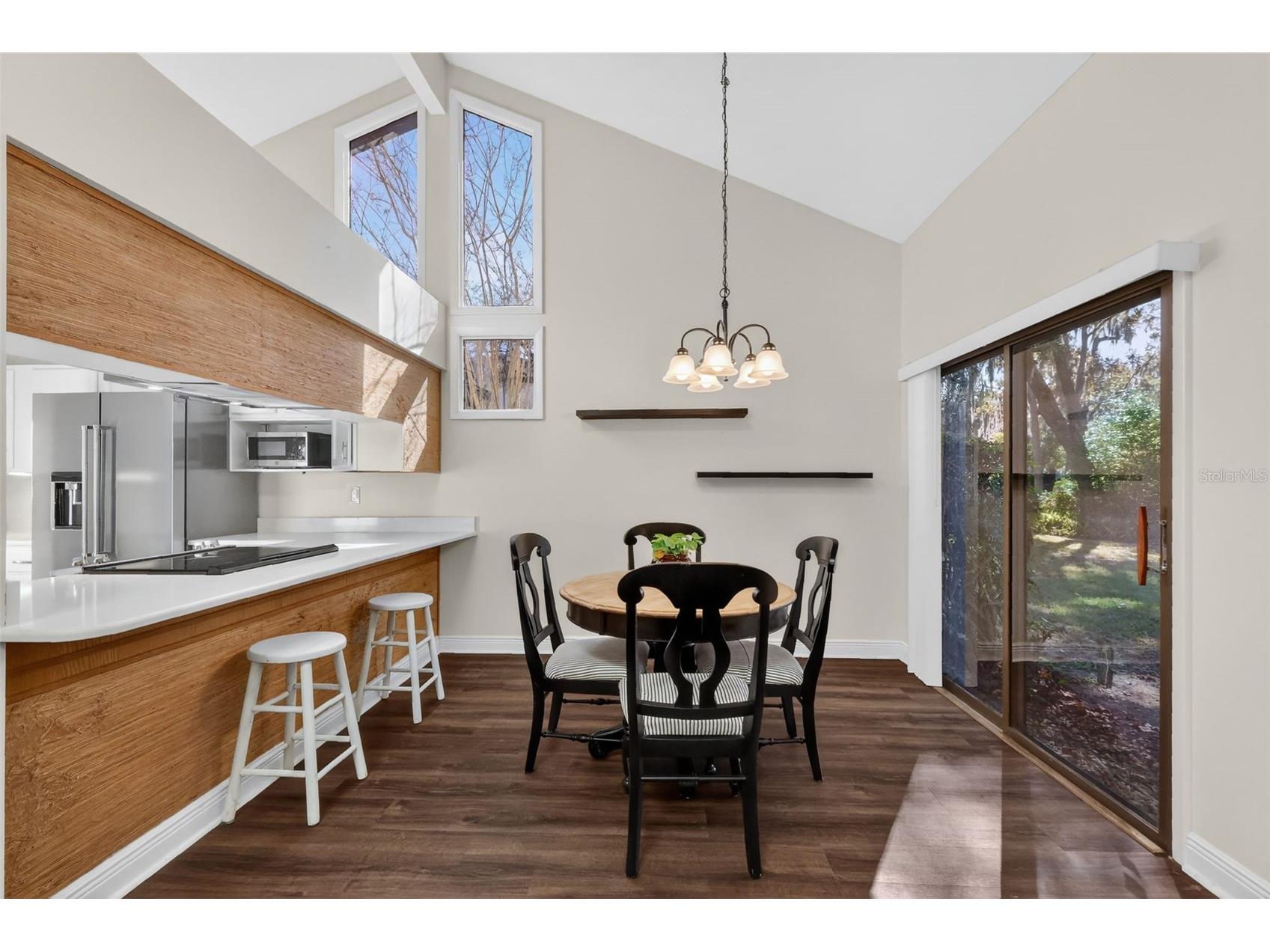 301 Clusterwood Drive Yalaha FL 34797 - LAKE HARRIS CHAIN OF LAKES G5107543 image17