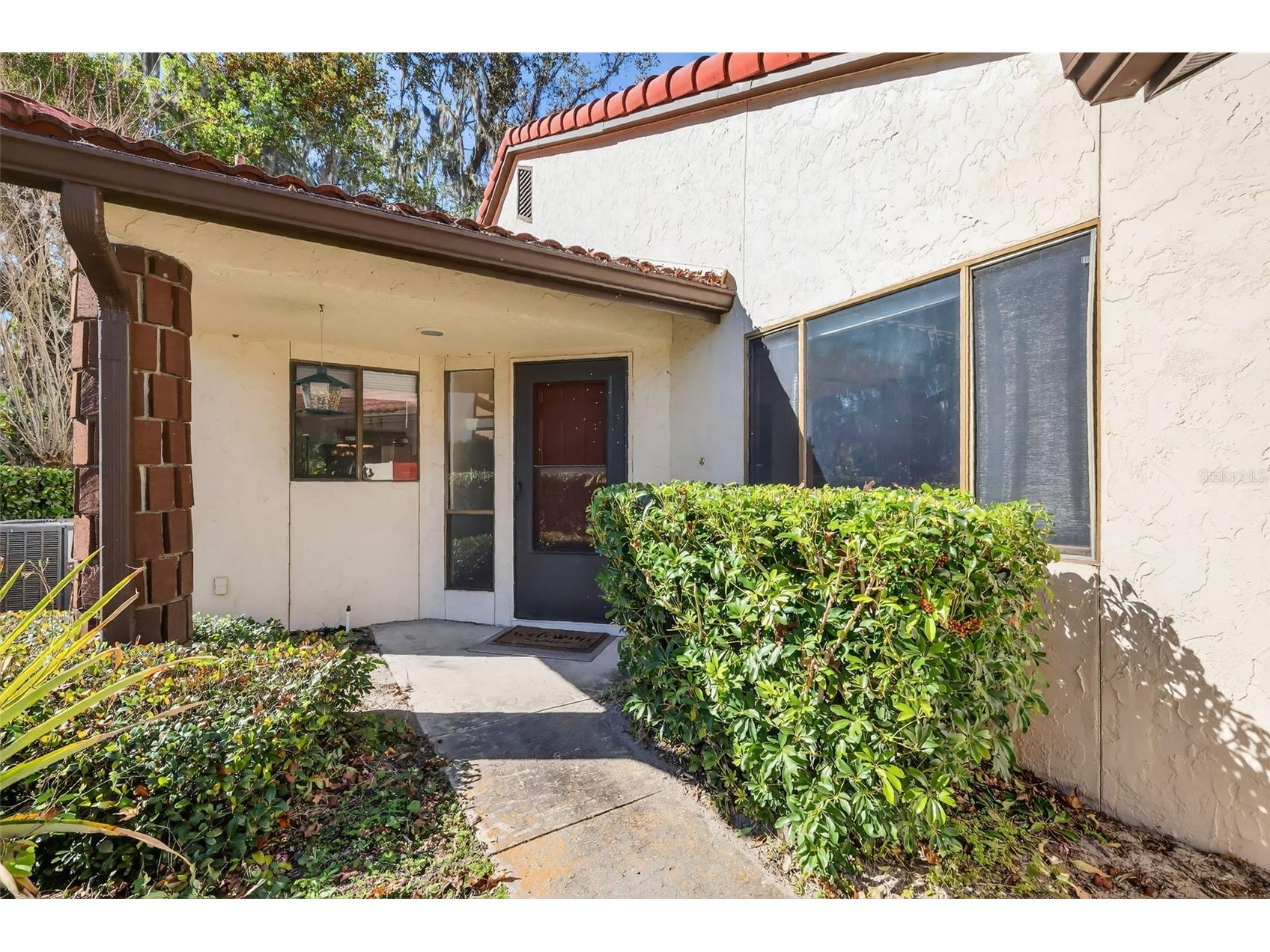 301 Clusterwood Drive Yalaha FL 34797 - LAKE HARRIS CHAIN OF LAKES G5107543 image7